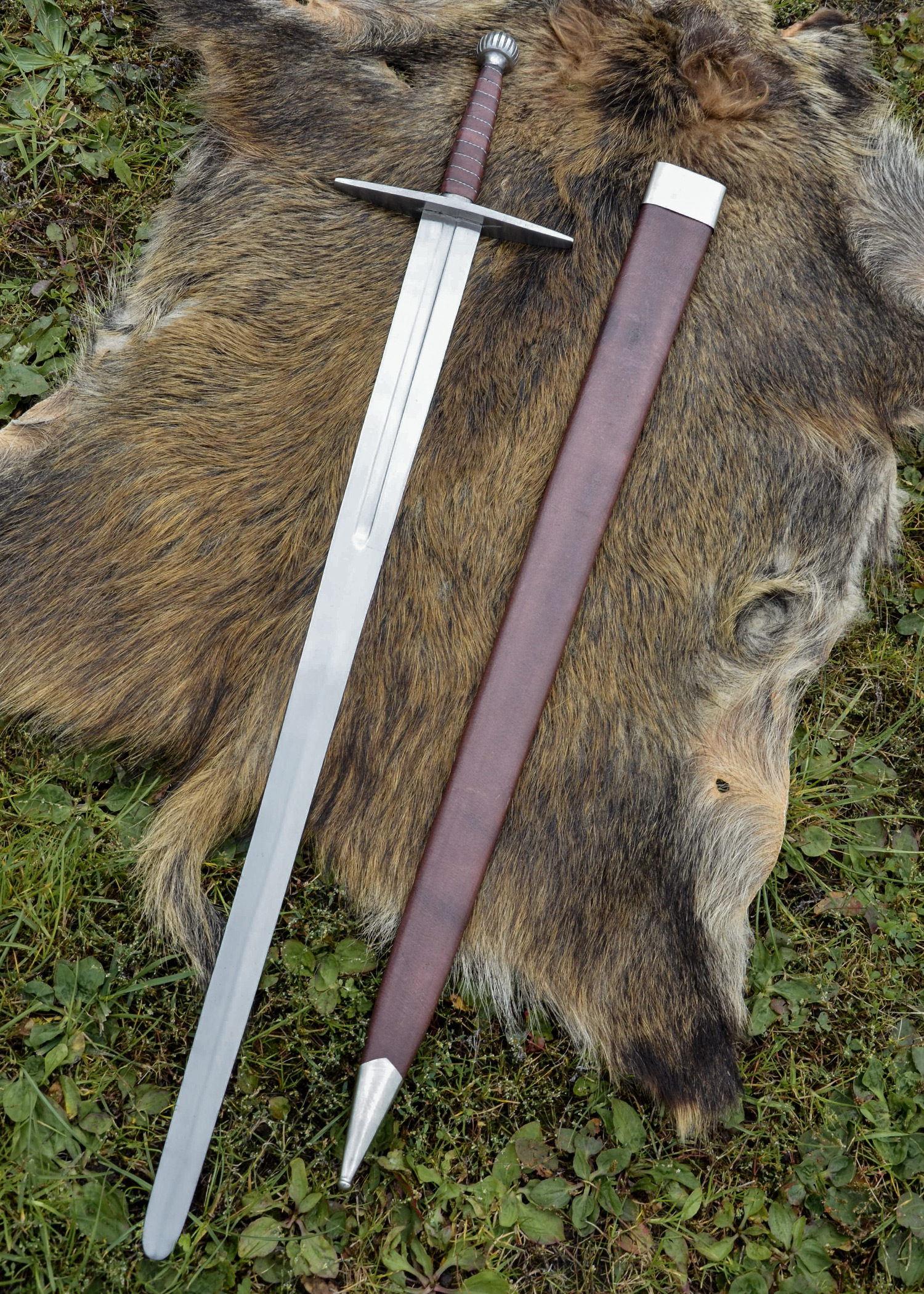 Langes Schwert mit Scheide für Schaukampf